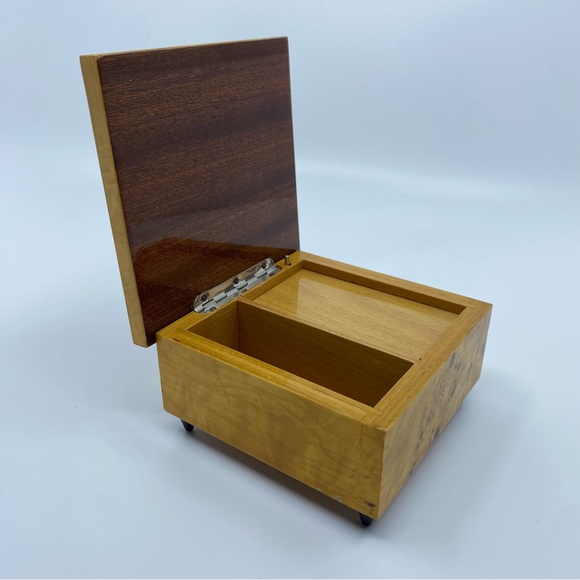 Beautiful Italian Burl Wood Floral Inlay House Of Goebel Strangers In The Night - Picture 9 of 16